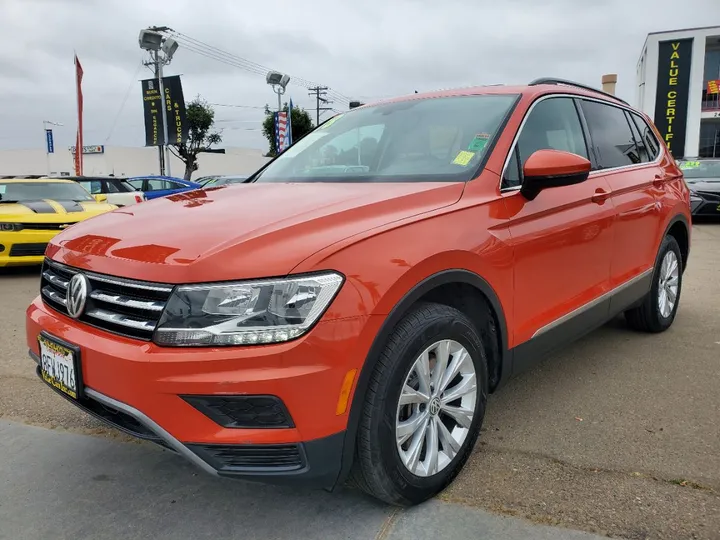 ORANGE, 2018 VOLKSWAGEN TIGUAN Image 2