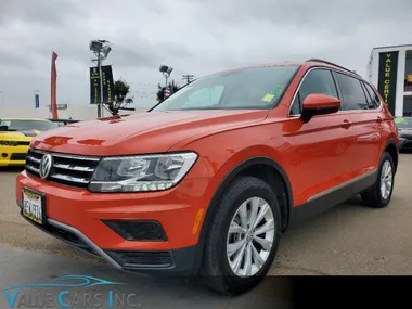 ORANGE, 2018 VOLKSWAGEN TIGUAN Image 4