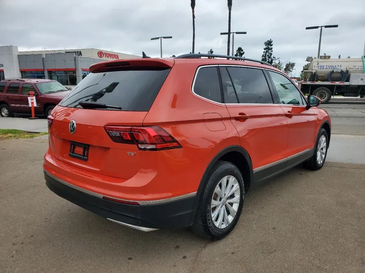 ORANGE, 2018 VOLKSWAGEN TIGUAN Image 11