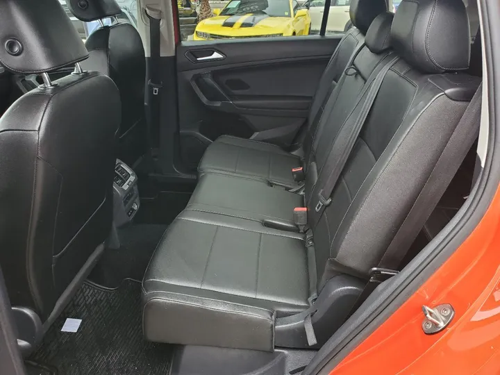 ORANGE, 2018 VOLKSWAGEN TIGUAN Image 21