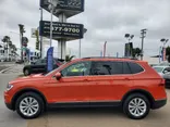 ORANGE, 2018 VOLKSWAGEN TIGUAN Thumnail Image 3