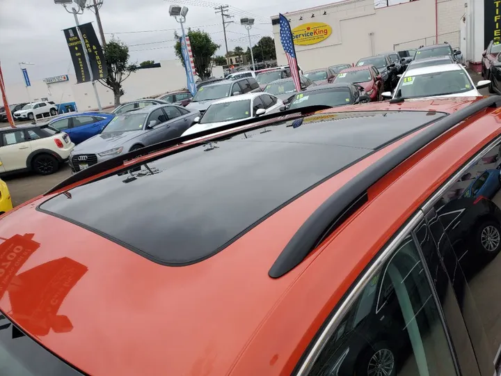 ORANGE, 2018 VOLKSWAGEN TIGUAN Image 5