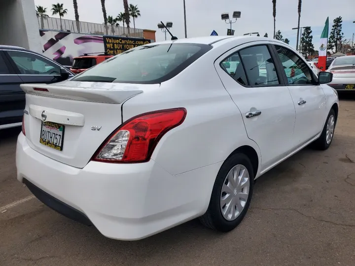 WHITE, 2019 NISSAN VERSA Image 7