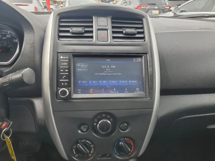 WHITE, 2019 NISSAN VERSA Image 17