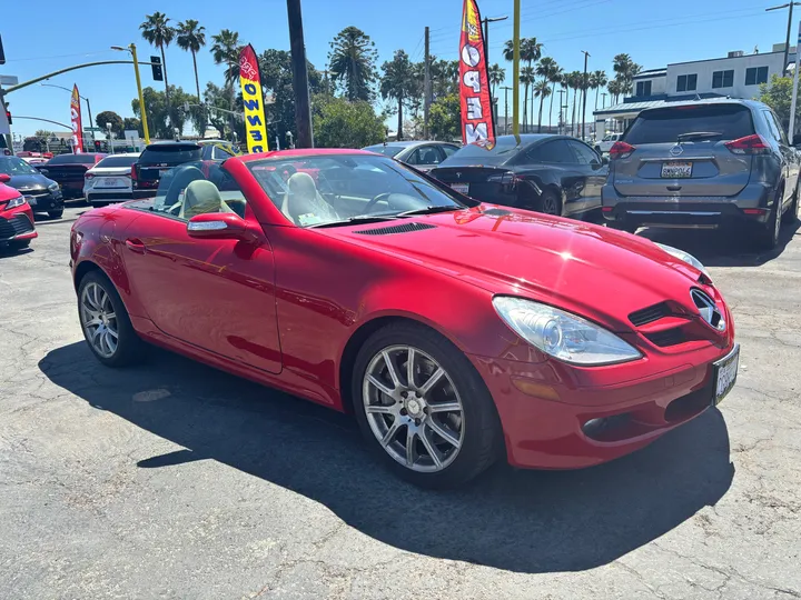 RED, 2008 MERCEDES-BENZ SLK-CLASS Image 3