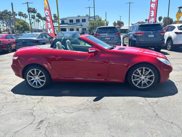 RED, 2008 MERCEDES-BENZ SLK-CLASS Image 4