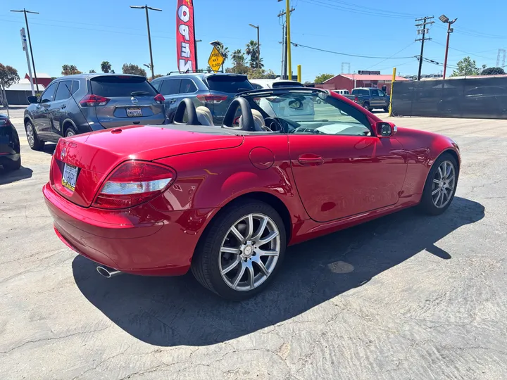 RED, 2008 MERCEDES-BENZ SLK-CLASS Image 5