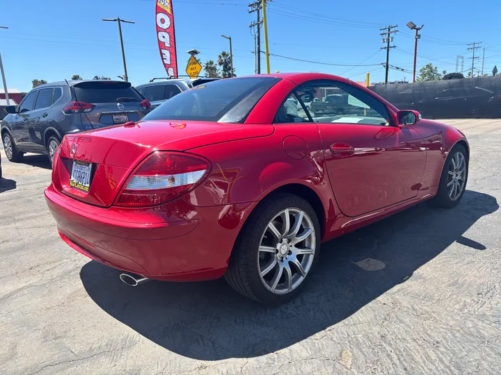 RED, 2008 MERCEDES-BENZ SLK-CLASS Image 11