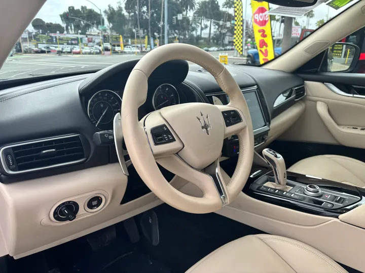 BLUE, 2021 MASERATI LEVANTE Image 16