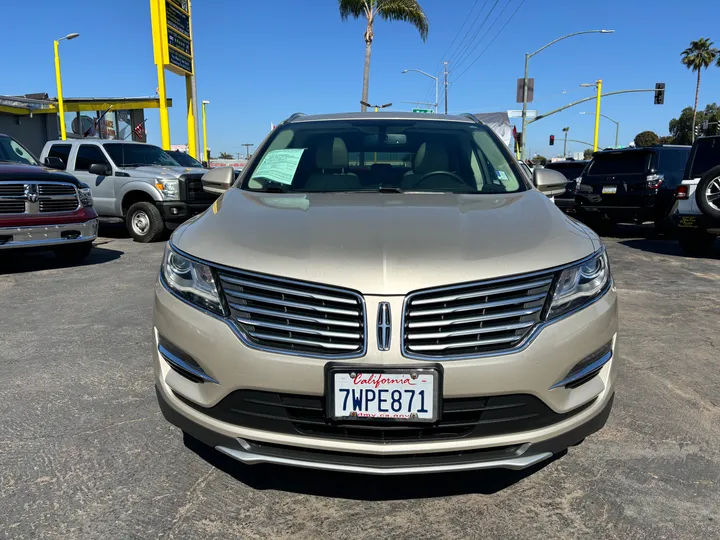 GOLD, 2017 LINCOLN MKC Image 2