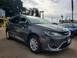 GRAY, 2019 CHRYSLER PACIFICA Thumnail Image 4