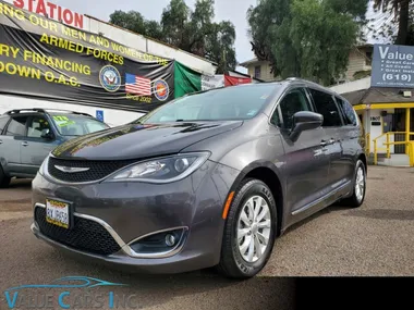 GRAY, 2019 CHRYSLER PACIFICA Image 