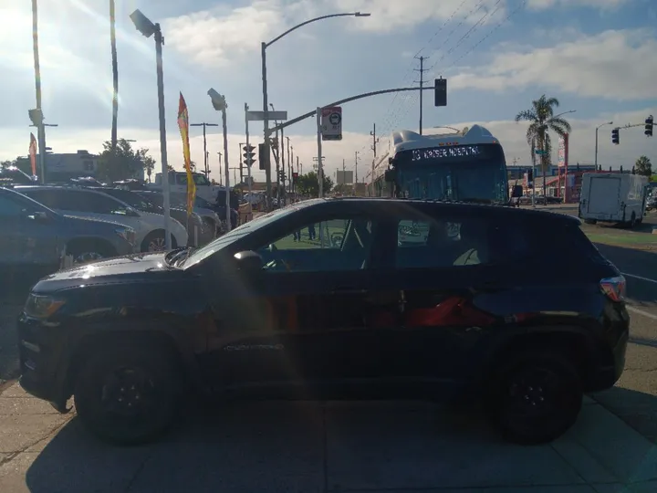 BLACK, 2019 JEEP COMPASS Image 10