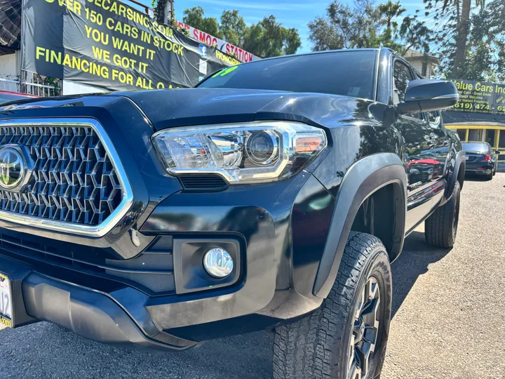 2019 TOYOTA TACOMA DOUBLE CAB Image 9