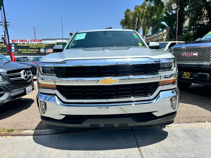 SILVER, 2017 CHEVROLET SILVERADO 1500 CREW CAB Image 2