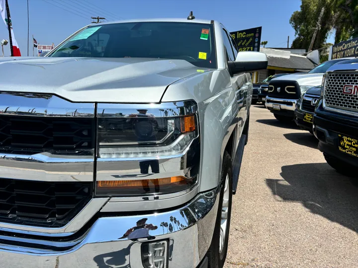 SILVER, 2017 CHEVROLET SILVERADO 1500 CREW CAB Image 9