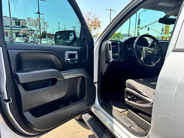 SILVER, 2017 CHEVROLET SILVERADO 1500 CREW CAB Image 12