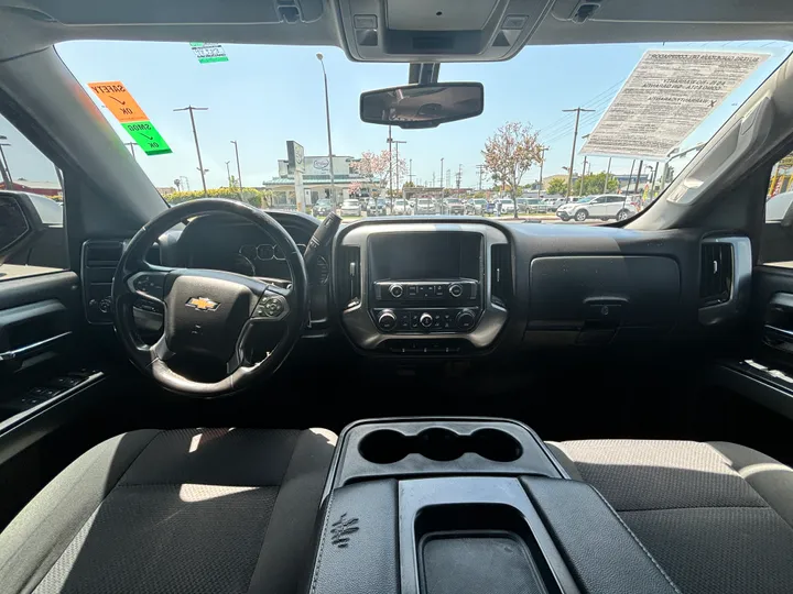 SILVER, 2017 CHEVROLET SILVERADO 1500 CREW CAB Image 19