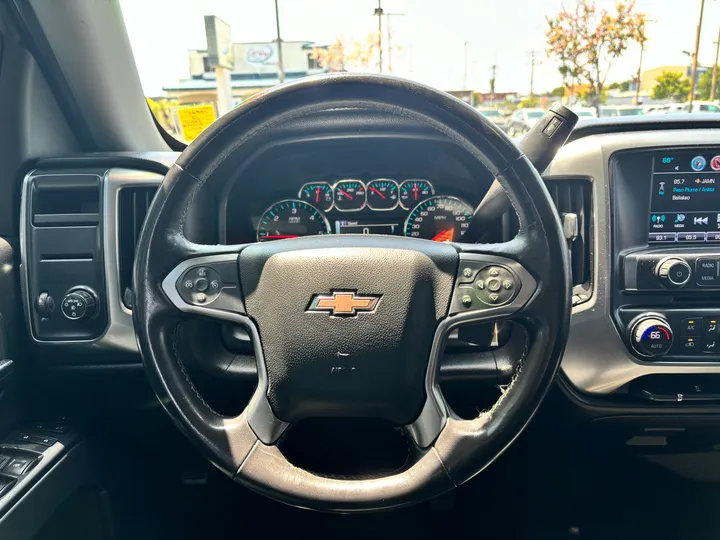 SILVER, 2017 CHEVROLET SILVERADO 1500 CREW CAB Image 20