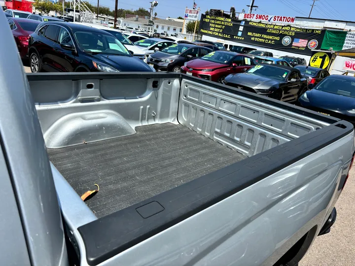 SILVER, 2017 CHEVROLET SILVERADO 1500 CREW CAB Image 24