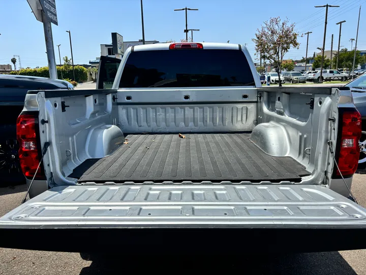 SILVER, 2017 CHEVROLET SILVERADO 1500 CREW CAB Image 25