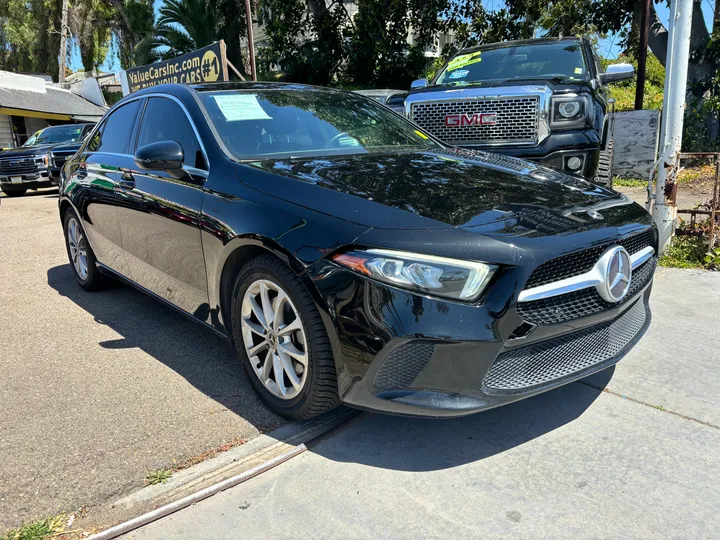 BLACK, 2019 MERCEDES-BENZ A-CLASS Image 3