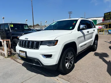 WHITE, 2019 JEEP GRAND CHEROKEE Image 24