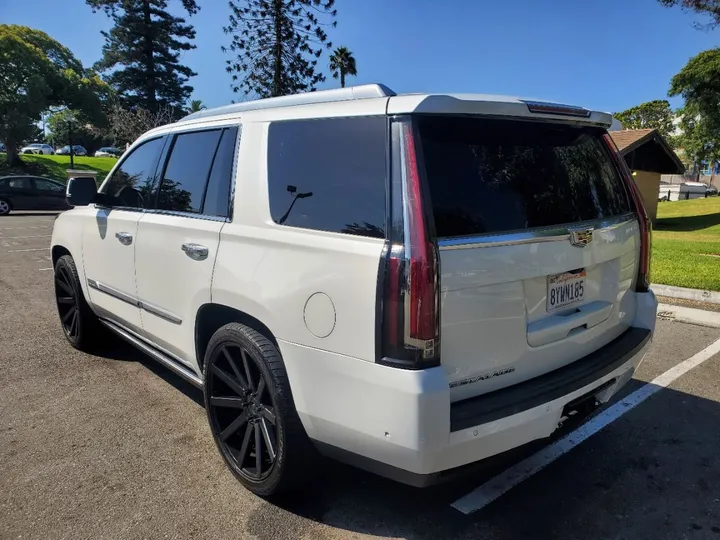 WHITE, 2017 CADILLAC ESCALADE Image 11