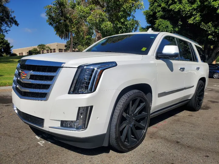 WHITE, 2017 CADILLAC ESCALADE Image 13