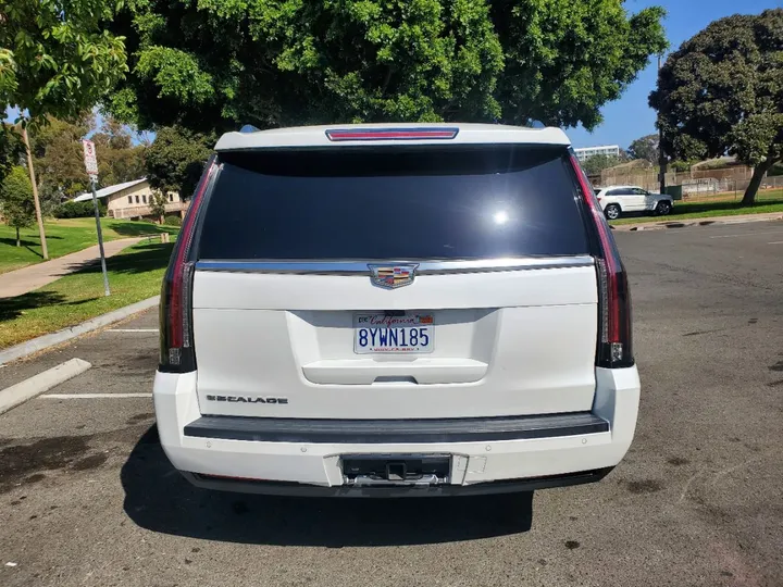 WHITE, 2017 CADILLAC ESCALADE Image 7