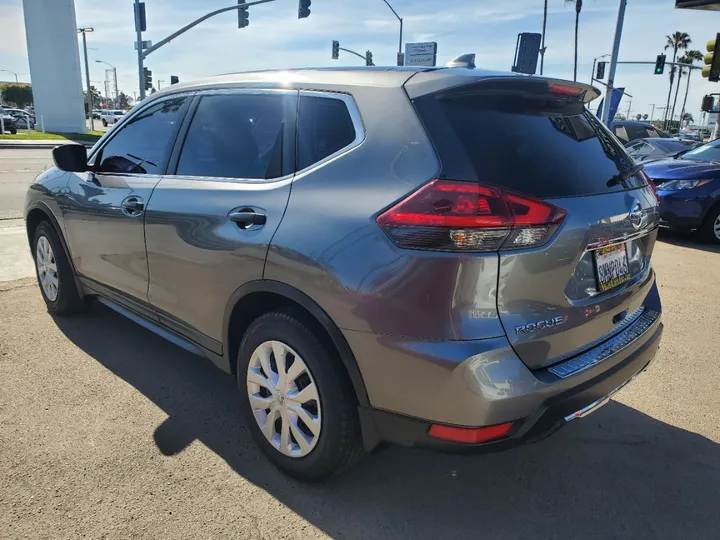 GRAY, 2019 NISSAN ROGUE Image 4