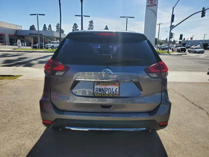 GRAY, 2019 NISSAN ROGUE Image 5