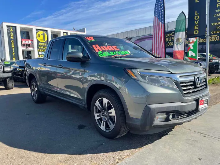 GRAY, 2017 HONDA RIDGELINE Image 3