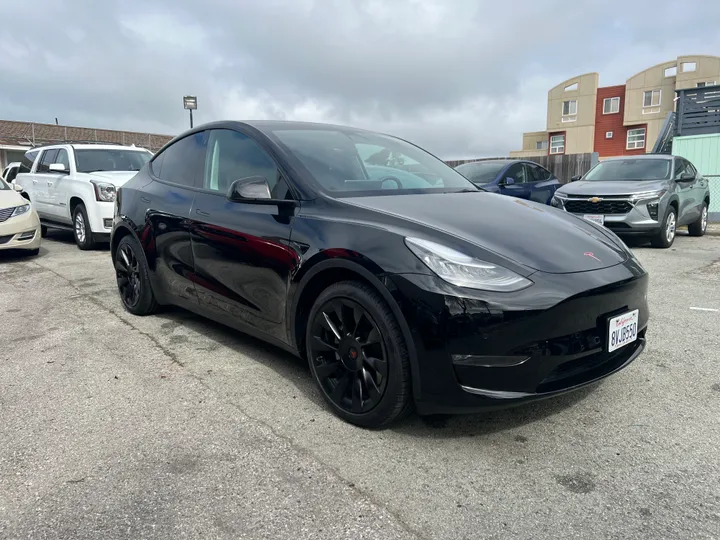 BLACK, 2021 TESLA MODEL Y Image 3