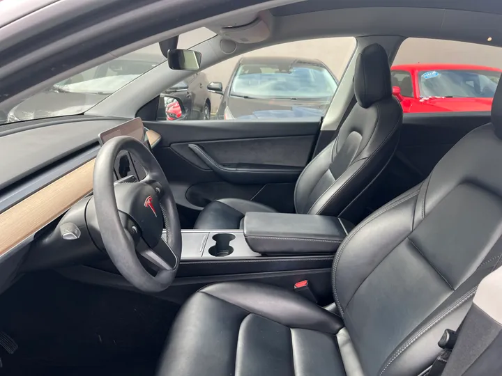 BLACK, 2021 TESLA MODEL Y Image 12