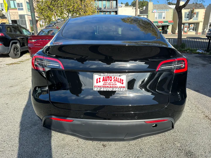 BLACK, 2021 TESLA MODEL Y Image 5