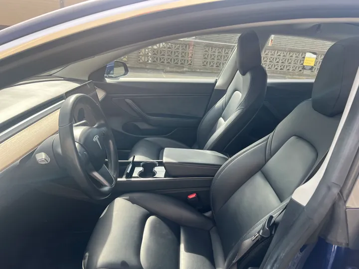 BLUE, 2018 TESLA MODEL 3 Image 13