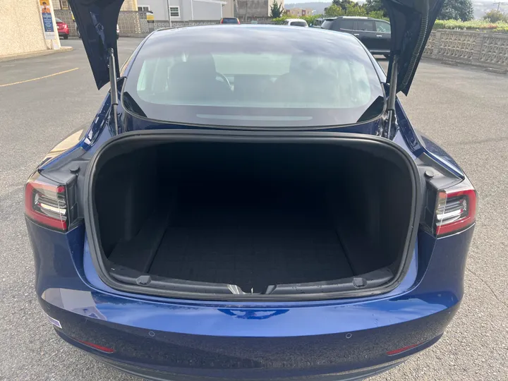 BLUE, 2018 TESLA MODEL 3 Image 23