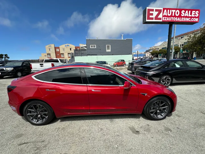 RED, 2018 TESLA MODEL 3 Image 3