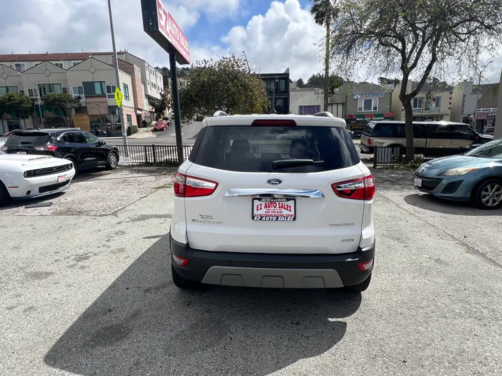 WHITE, 2018 FORD ECOSPORT Image 8