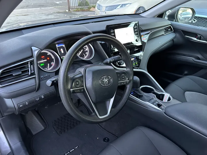 GRAY, 2021 TOYOTA CAMRY HYBRID Image 9