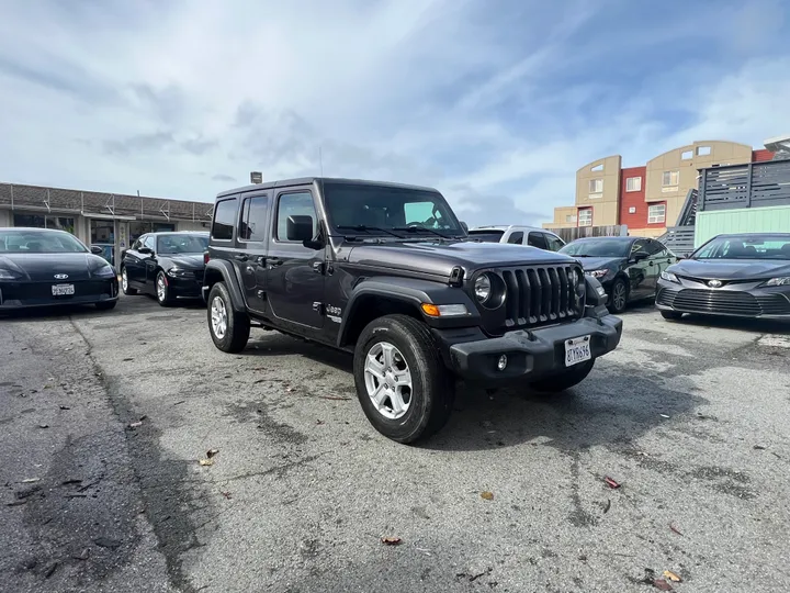 GRAY, 2021 JEEP WRANGLER UNLIMITED Image 3