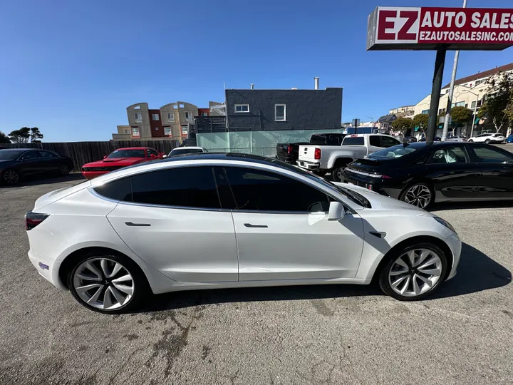 WHITE, 2019 TESLA MODEL 3 Image 3