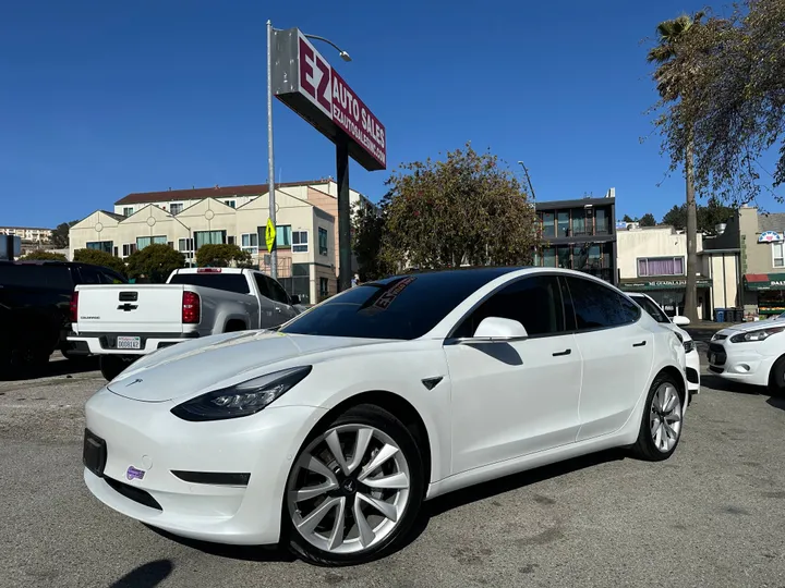 WHITE, 2019 TESLA MODEL 3 Image 1