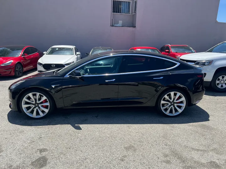 BLACK, 2018 TESLA MODEL 3 Image 6