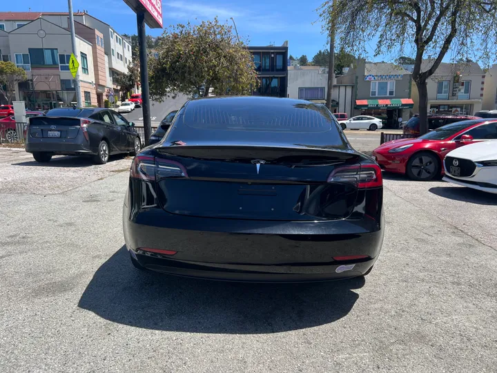 BLACK, 2018 TESLA MODEL 3 Image 8