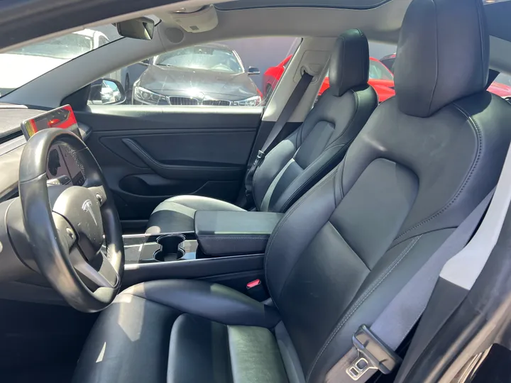 BLACK, 2018 TESLA MODEL 3 Image 12