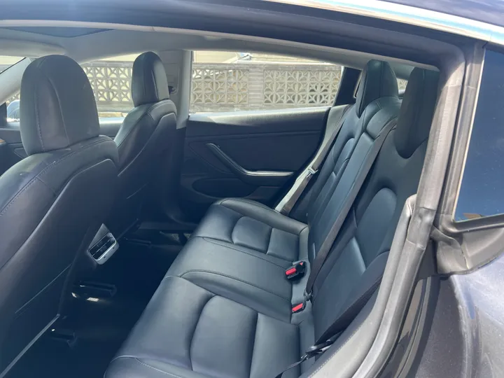 GRAY, 2018 TESLA MODEL 3 Image 14