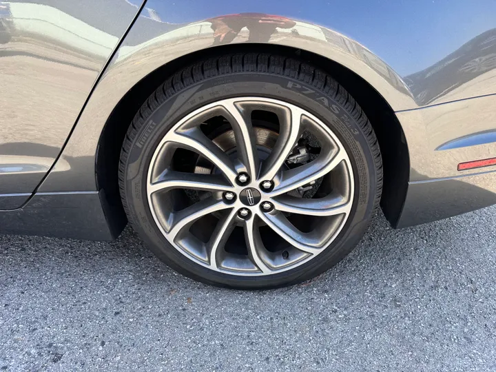 GRAY, 2019 LINCOLN MKZ Image 22