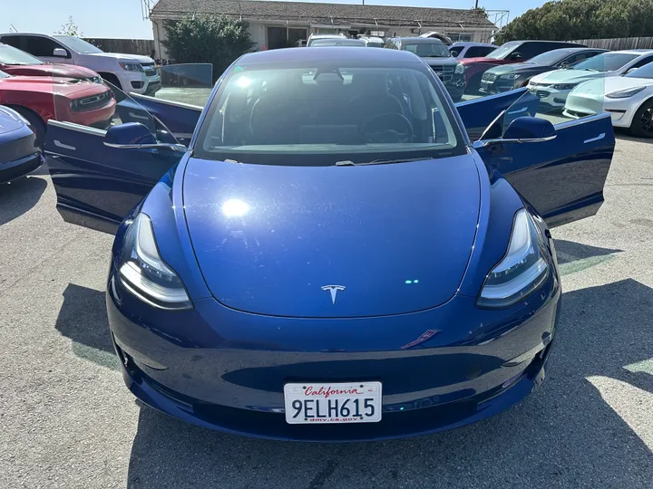 BLUE, 2018 TESLA MODEL 3 Image 18